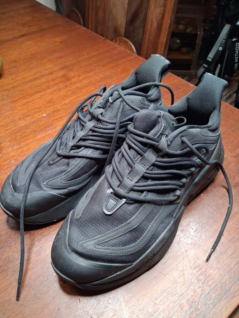 Adidas Men's AlphaBoost V1 Black Carbon Bounce Running Shoes Size 9.5 Sneakers